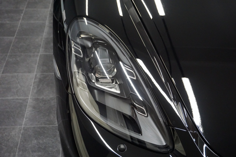 ポルシェ 718スパイダー Boxster Spyder  6MT スパイダークラシックインテリア LEDヘッドライト ブラック 中古車 中古車