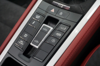 ポルシェ 718スパイダー Boxster Spyder  6MT スパイダークラシックインテリア LEDヘッドライト ブラック 中古車 中古車