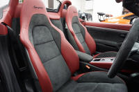 ポルシェ 718スパイダー Boxster Spyder  6MT スパイダークラシックインテリア LEDヘッドライト ブラック 中古車 中古車