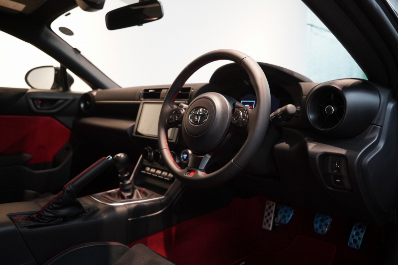 トヨタ GR86 RZ 6MT ワンオーナー 禁煙車 bremboブレーキ SACHSサス フルオリジナル 中古車 中古車