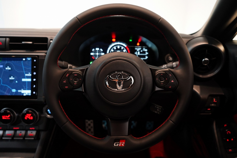 トヨタ GR86 RZ 6MT ワンオーナー 禁煙車 bremboブレーキ SACHSサス フルオリジナル 中古車 中古車