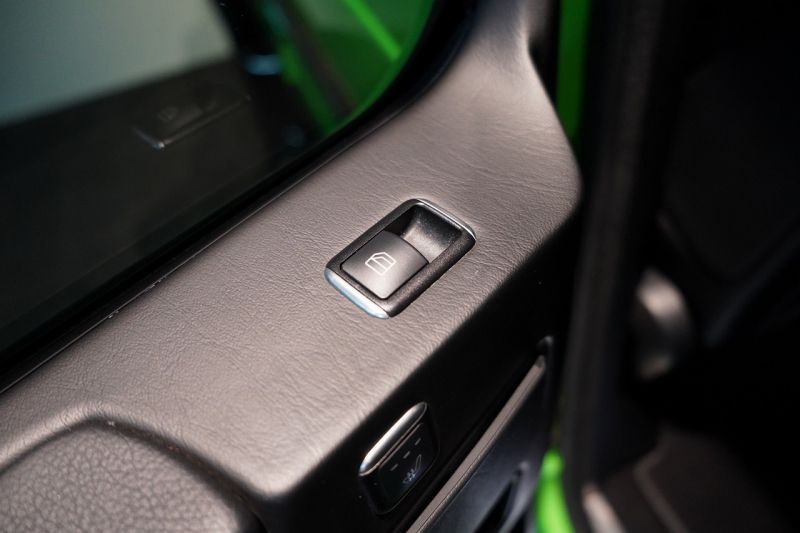 AMG Gクラス G63 Crazy Color Limited 全国限定6台 エイリアングリーン 禁煙車 中古車 中古車