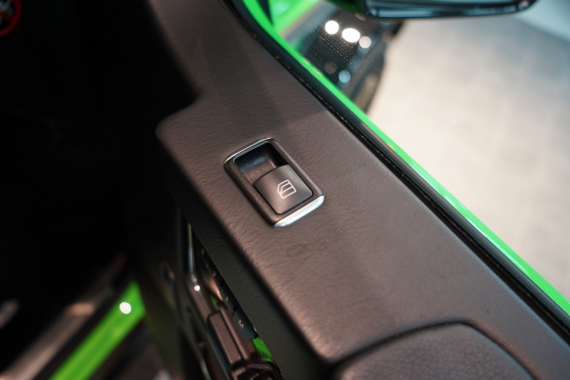 AMG Gクラス G63 Crazy Color Limited 全国限定6台 エイリアングリーン 禁煙車 中古車 中古車