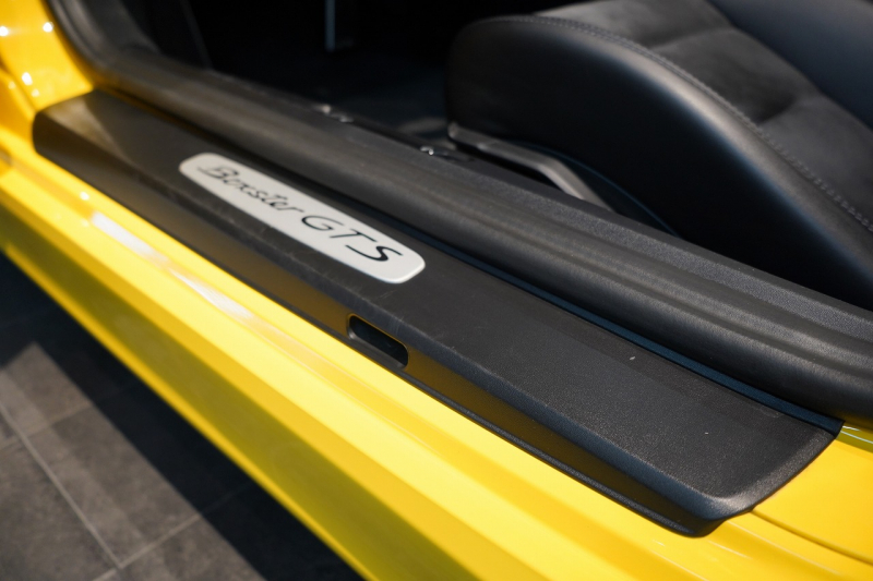 ポルシェ ボクスター(Type981) Boxster GTS 6MT 左H スポクロ スポエグ スポーツシャシー レザーインテリア 中古車 中古車