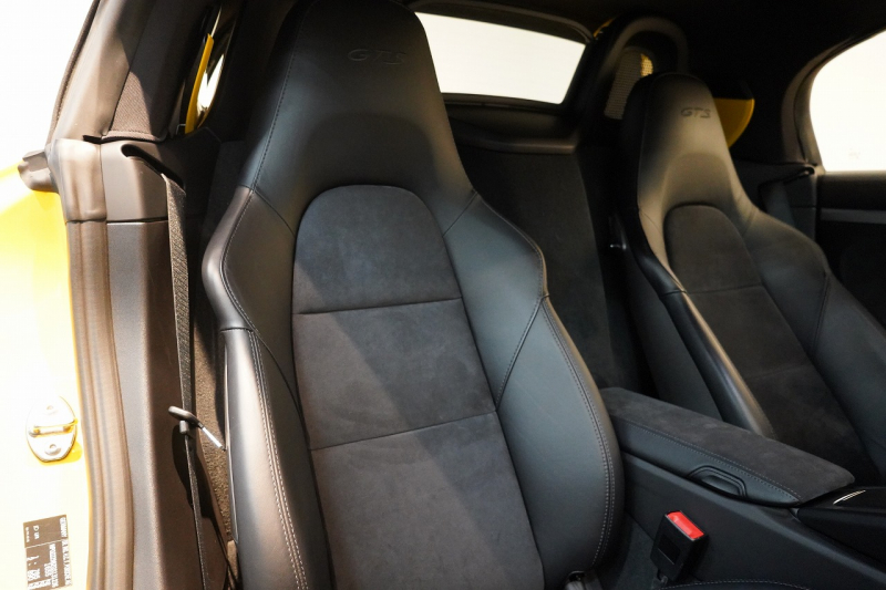 ポルシェ ボクスター(Type981) Boxster GTS 6MT 左H スポクロ スポエグ スポーツシャシー レザーインテリア 中古車 中古車