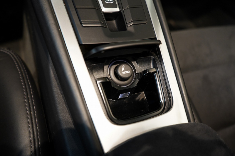 ポルシェ ボクスター(Type981) Boxster GTS 6MT 左H スポクロ スポエグ スポーツシャシー レザーインテリア 中古車 中古車