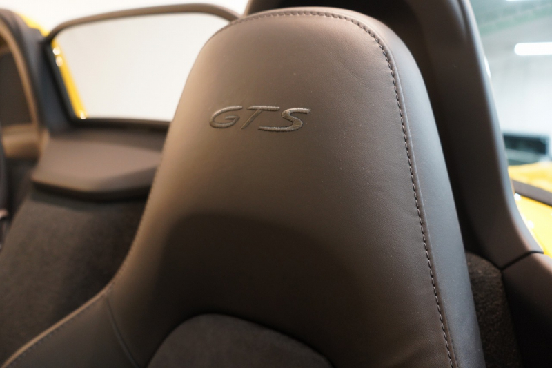 ポルシェ ボクスター(Type981) Boxster GTS 6MT 左H スポクロ スポエグ スポーツシャシー レザーインテリア 中古車 中古車