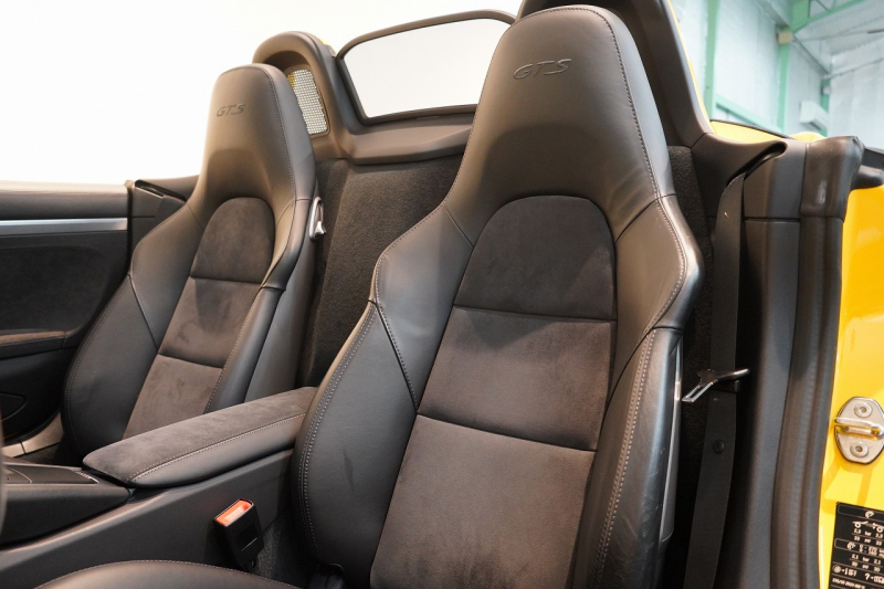 ポルシェ ボクスター(Type981) Boxster GTS 6MT 左H スポクロ スポエグ スポーツシャシー レザーインテリア 中古車 中古車