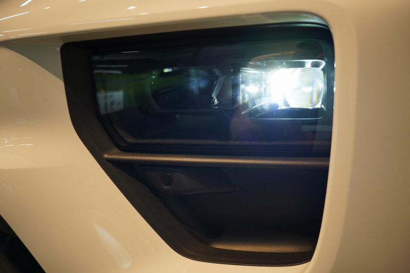 ポルシェ マカン 4 Electric 新型EVモデル ワンオーナー スポクロ OP20インチホイール パノラマルーフ 保証継承可 中古車 中古車