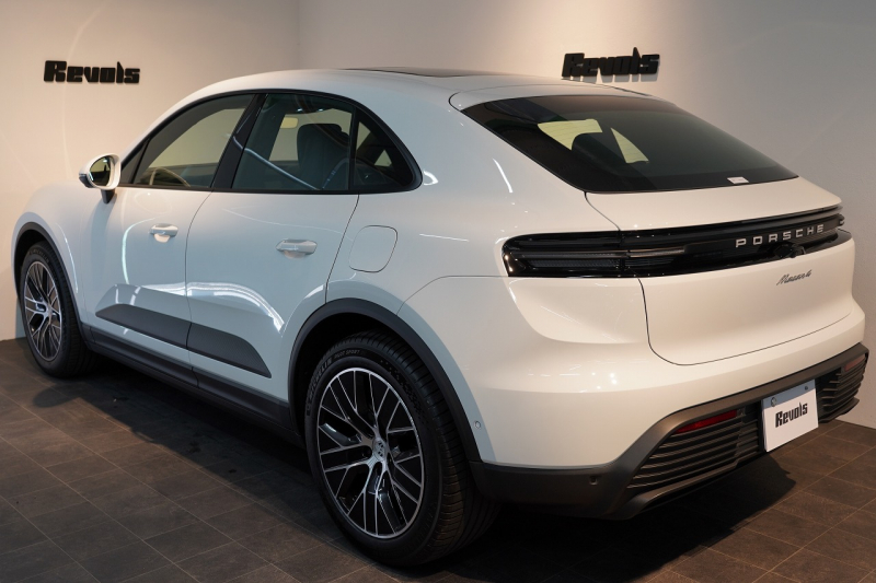 ポルシェ マカン 4 Electric 新型EVモデル ワンオーナー スポクロ OP20インチホイール パノラマルーフ 保証継承可 中古車 中古車