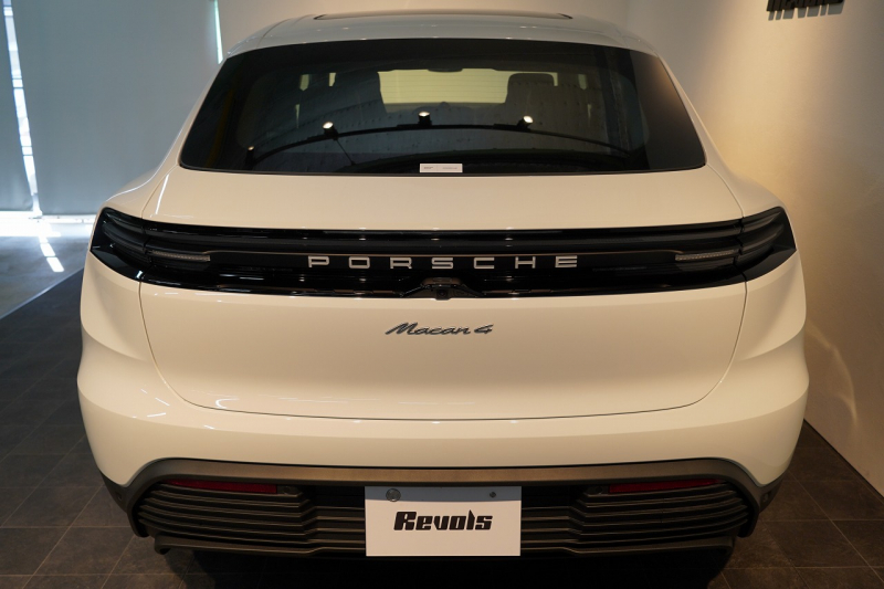 ポルシェ マカン 4 Electric 新型EVモデル ワンオーナー スポクロ OP20インチホイール パノラマルーフ 保証継承可 中古車 中古車