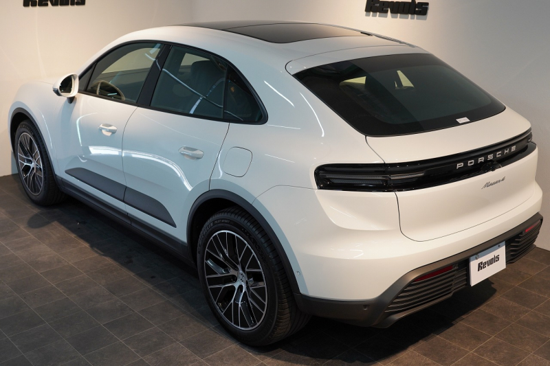 ポルシェ マカン 4 Electric 新型EVモデル ワンオーナー スポクロ OP20インチホイール パノラマルーフ 保証継承可 中古車 中古車