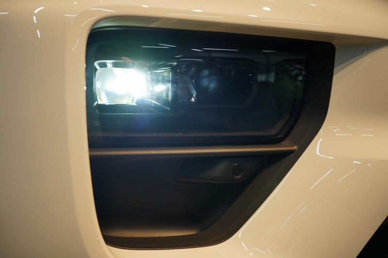 ポルシェ マカン 4 Electric 新型EVモデル ワンオーナー スポクロ OP20インチホイール パノラマルーフ 保証継承可 中古車 中古車