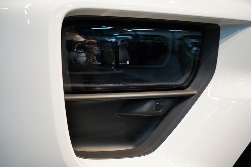 ポルシェ マカン 4 Electric 新型EVモデル ワンオーナー スポクロ OP20インチホイール パノラマルーフ 保証継承可 中古車 中古車