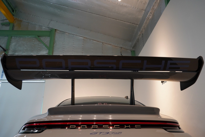 ポルシェ 911(Type992) GT3RS PDK ワンオーナー OP973 ヴァイザッハパッケージ PCCB Fリフト レザー×Race-Texインテリア 中古車 中古車