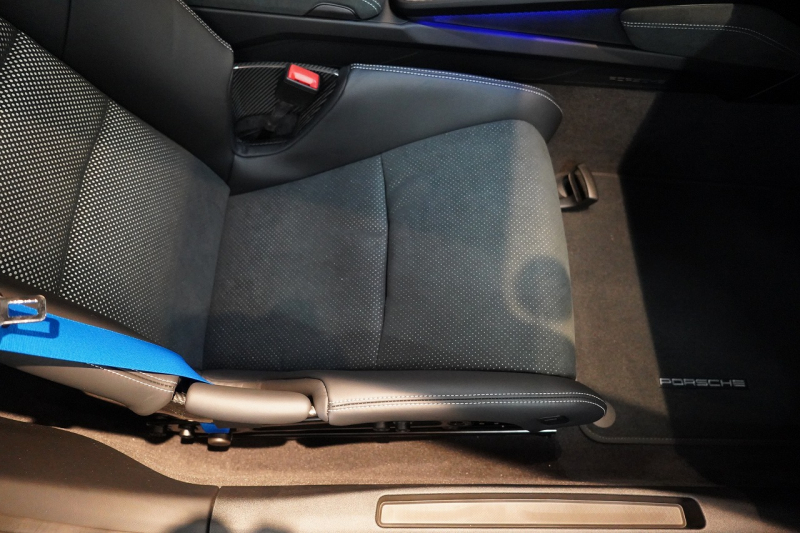 ポルシェ 911(Type992) GT3RS PDK ワンオーナー OP973 ヴァイザッハパッケージ PCCB Fリフト レザー×Race-Texインテリア 中古車 中古車