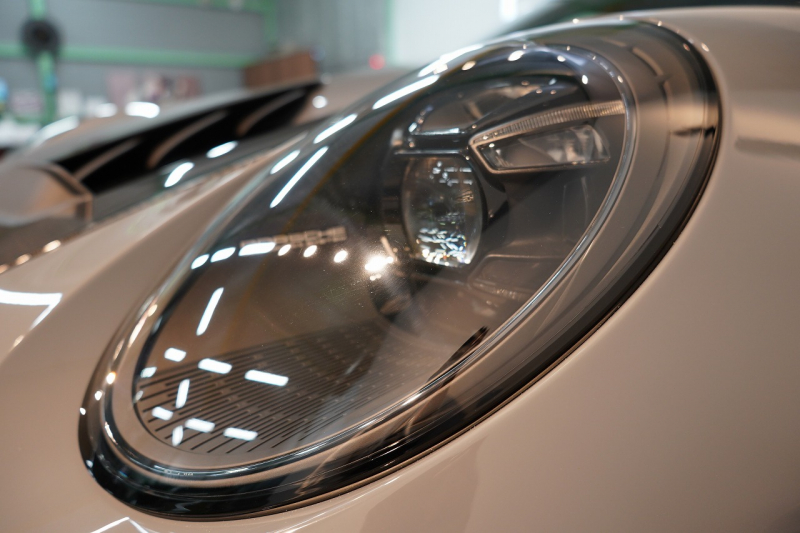 ポルシェ 911(Type992) GT3RS PDK ワンオーナー OP973 ヴァイザッハパッケージ PCCB Fリフト レザー×Race-Texインテリア 中古車 中古車