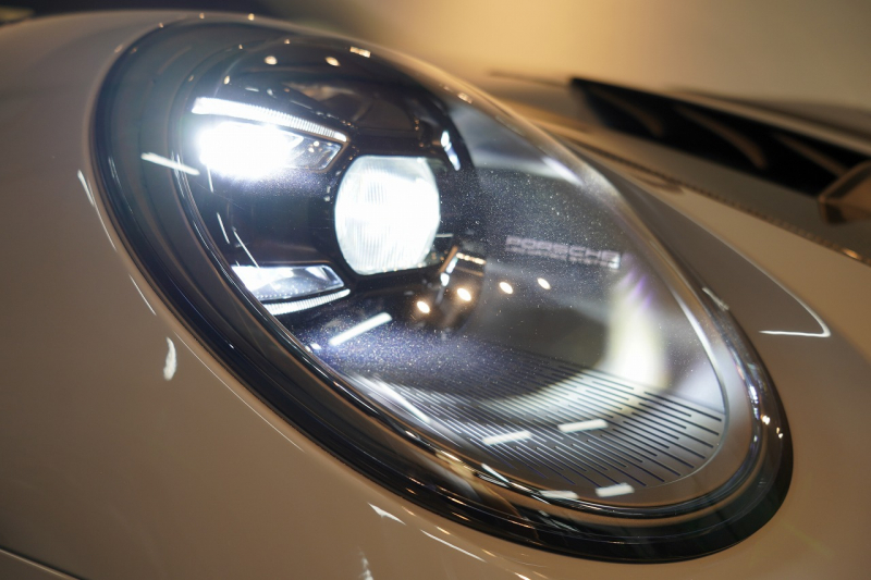 ポルシェ 911(Type992) GT3RS PDK ワンオーナー OP973 ヴァイザッハパッケージ PCCB Fリフト レザー×Race-Texインテリア 中古車 中古車