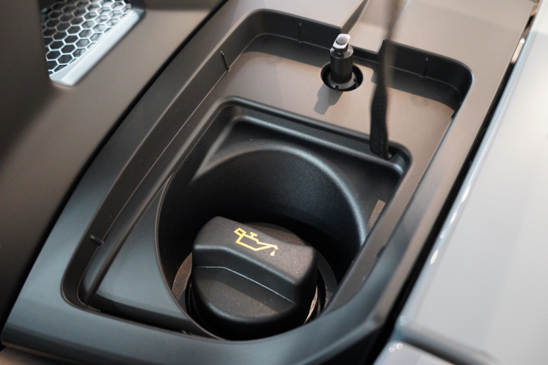 ポルシェ 911(Type992) GT3RS PDK ワンオーナー OP973 ヴァイザッハパッケージ PCCB Fリフト レザー×Race-Texインテリア 中古車 中古車