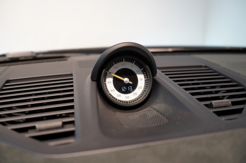 ポルシェ 911(Type992) GT3RS PDK ワンオーナー OP973 ヴァイザッハパッケージ PCCB Fリフト レザー×Race-Texインテリア 中古車 中古車