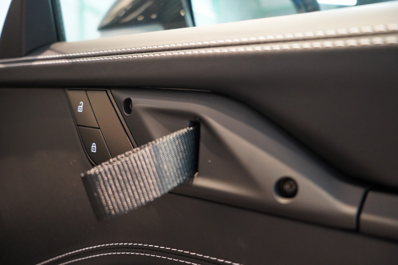 ポルシェ 911(Type992) GT3RS PDK ワンオーナー OP973 ヴァイザッハパッケージ PCCB Fリフト レザー×Race-Texインテリア 中古車 中古車