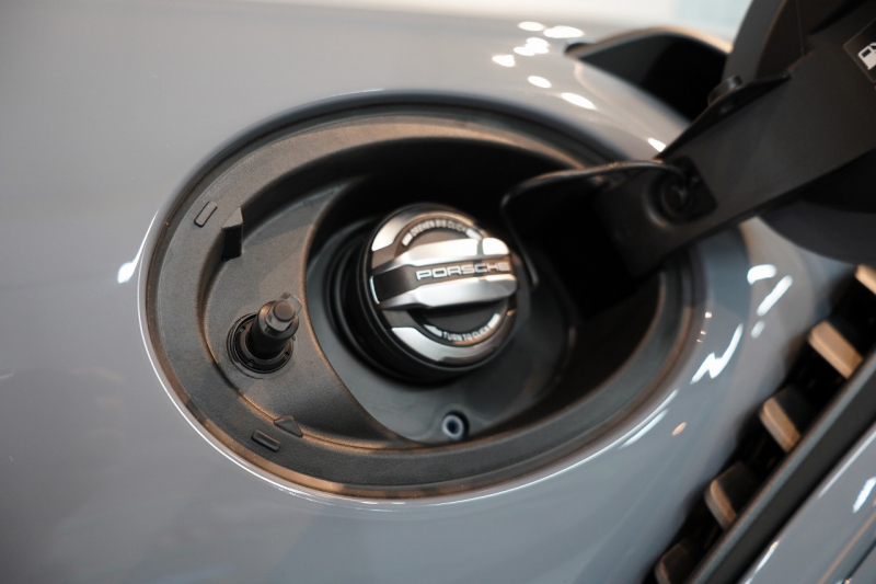 ポルシェ 911(Type992) GT3RS PDK ワンオーナー OP973 ヴァイザッハパッケージ PCCB Fリフト レザー×Race-Texインテリア 中古車 中古車