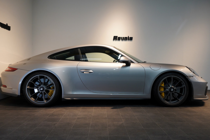 ポルシェ 911(Type991.2) GT3 Touring Package 6MT 左H ワンオーナー OP422 PCCB Fリフト レザーインテリア LEDヘッドライト スポクロ 中古車 中古車