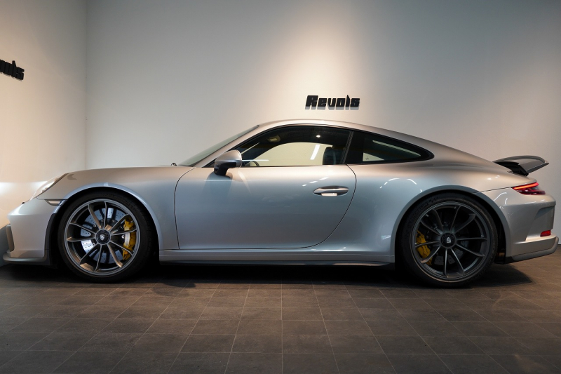 ポルシェ 911(Type991.2) GT3 Touring Package 6MT 左H ワンオーナー OP422 PCCB Fリフト レザーインテリア LEDヘッドライト スポクロ 中古車 中古車