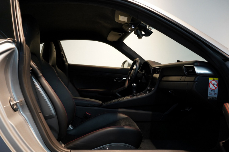 ポルシェ 911(Type991.2) GT3 Touring Package 6MT 左H ワンオーナー OP422 PCCB Fリフト レザーインテリア LEDヘッドライト スポクロ 中古車 中古車