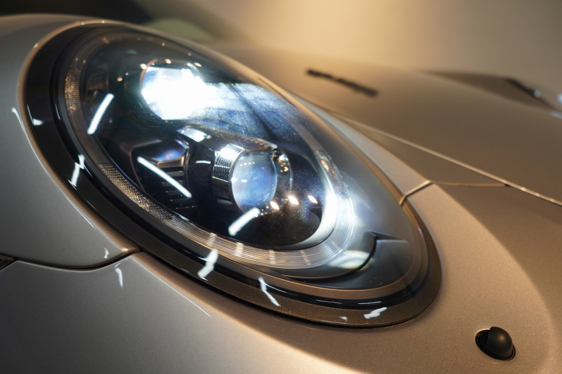 ポルシェ 911(Type991.2) GT3 Touring Package 6MT 左H ワンオーナー OP422 PCCB Fリフト レザーインテリア LEDヘッドライト スポクロ 中古車 中古車