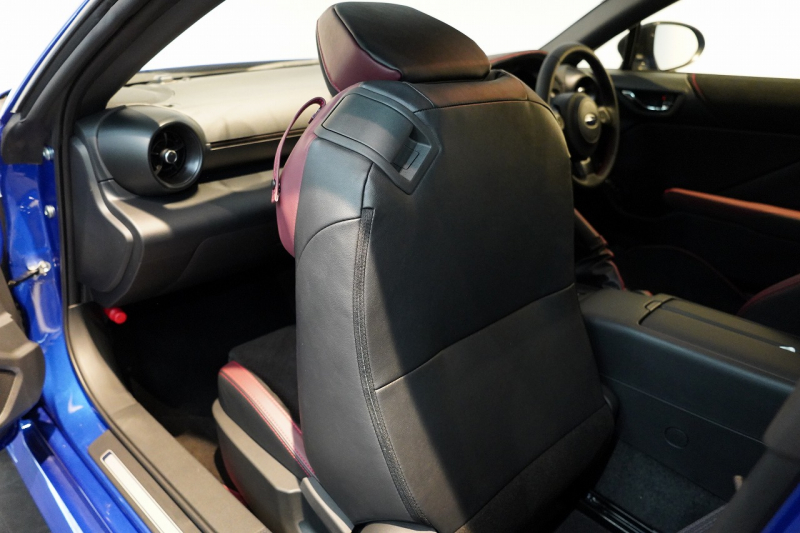 スバル BRZ STi スポーツ ワンオーナー bremboブレーキ 純正OPナビゲーション フルオリジナル 中古車 中古車