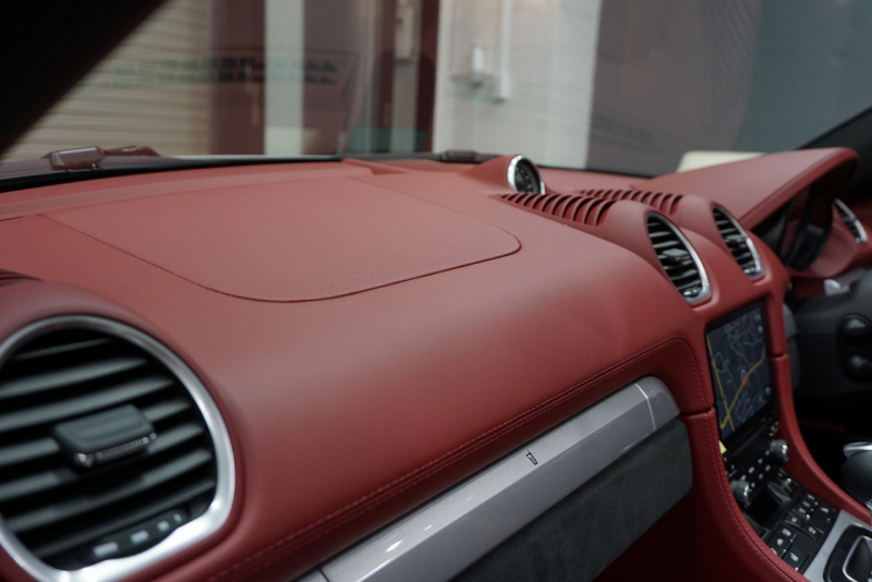 ポルシェ 718スパイダー (Type718)Spyder PDK スパイダークラシックインテリア LEDヘッドライト  中古車