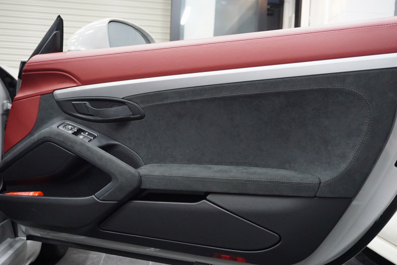 ポルシェ 718スパイダー (Type718)Spyder PDK スパイダークラシックインテリア LEDヘッドライト  中古車