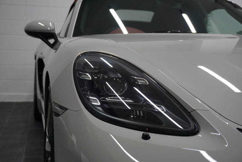 ポルシェ 718スパイダー (Type718)Spyder PDK スパイダークラシックインテリア LEDヘッドライト  中古車