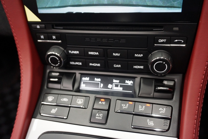 ポルシェ 718スパイダー (Type718)Spyder PDK スパイダークラシックインテリア LEDヘッドライト  中古車