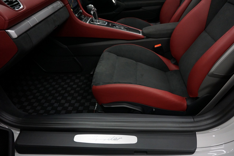ポルシェ 718スパイダー (Type718)Spyder PDK スパイダークラシックインテリア LEDヘッドライト  中古車