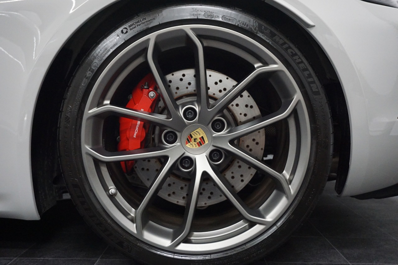 ポルシェ 718スパイダー (Type718)Spyder PDK スパイダークラシックインテリア LEDヘッドライト  中古車