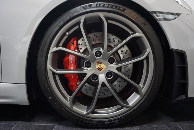 ポルシェ 718スパイダー (Type718)Spyder PDK スパイダークラシックインテリア LEDヘッドライト  中古車