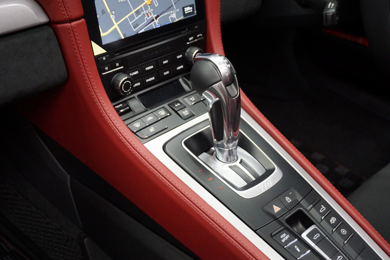 ポルシェ 718スパイダー (Type718)Spyder PDK スパイダークラシックインテリア LEDヘッドライト  中古車