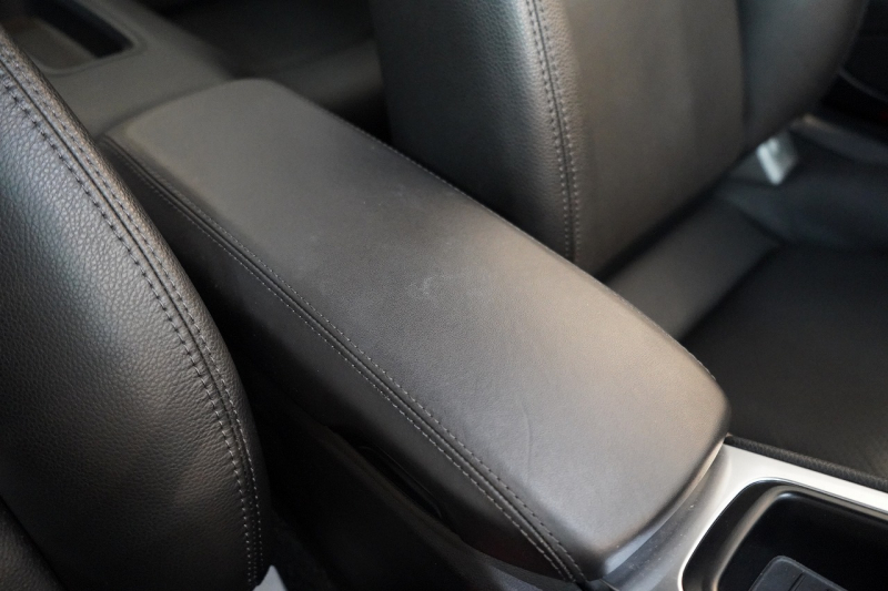 ポルシェ 911(Type991.2) Carrera 7MT スポーツクロノ スポーツテールパイプ ジェットブラック パークアシスト付リバーシングカメラ 中古車 中古車