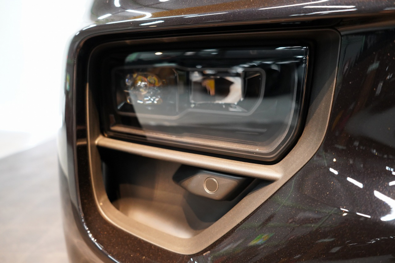 ポルシェ マカン Electric 新型EVモデル ワンオーナー スポクロ OP21インチホイール パノラマルーフ 保証継承可 中古車 中古車