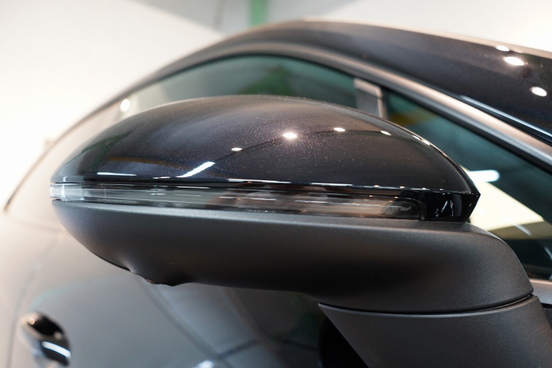 ポルシェ マカン Electric 新型EVモデル ワンオーナー スポクロ OP21インチホイール パノラマルーフ 保証継承可 中古車 中古車