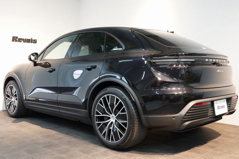 ポルシェ マカン Electric 新型EVモデル ワンオーナー スポクロ OP21インチホイール パノラマルーフ 保証継承可 中古車 中古車