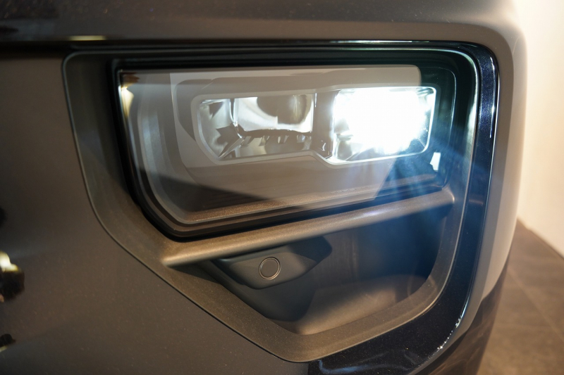 ポルシェ マカン Electric 新型EVモデル ワンオーナー スポクロ OP21インチホイール パノラマルーフ 保証継承可 中古車 中古車