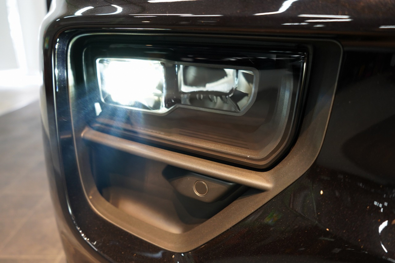 ポルシェ マカン Electric 新型EVモデル ワンオーナー スポクロ OP21インチホイール パノラマルーフ 保証継承可 中古車 中古車