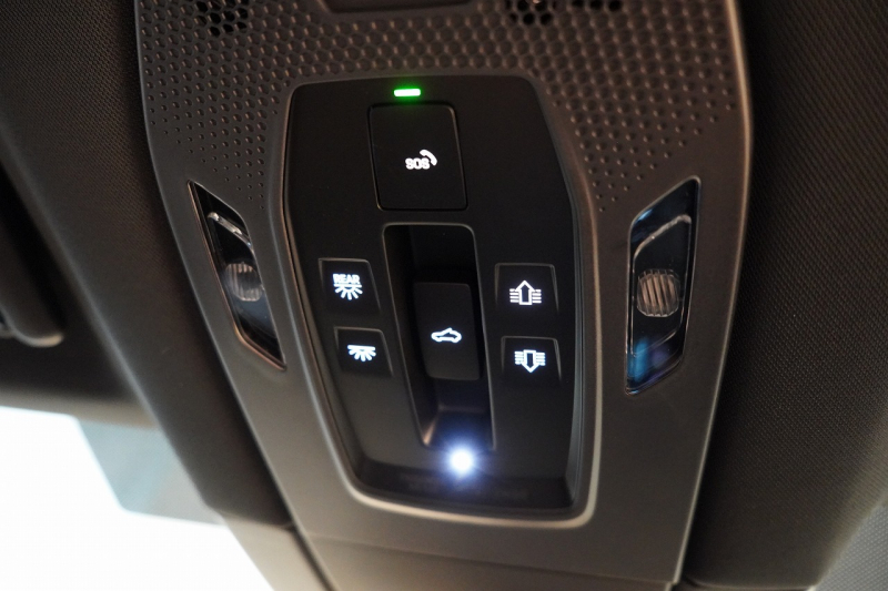 ポルシェ マカン Electric 新型EVモデル ワンオーナー スポクロ OP21インチホイール パノラマルーフ 保証継承可 中古車 中古車