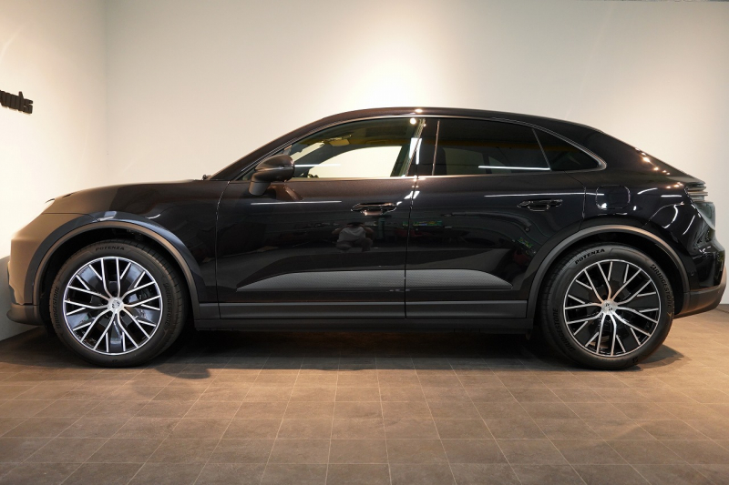 ポルシェ マカン Electric 新型EVモデル ワンオーナー スポクロ OP21インチホイール パノラマルーフ 保証継承可 中古車 中古車