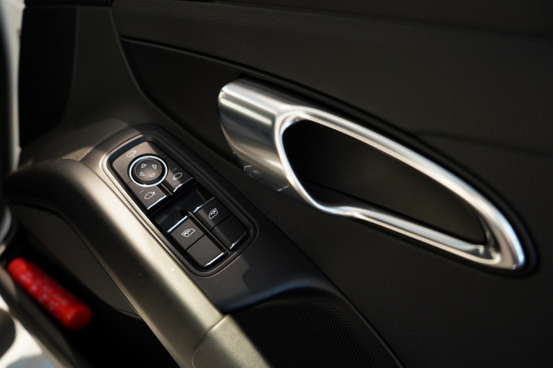 ポルシェ 718 ケイマン PDK スポクロ スポエグ 20インチCarreraSホイール 電格ミラー 中古車 中古車