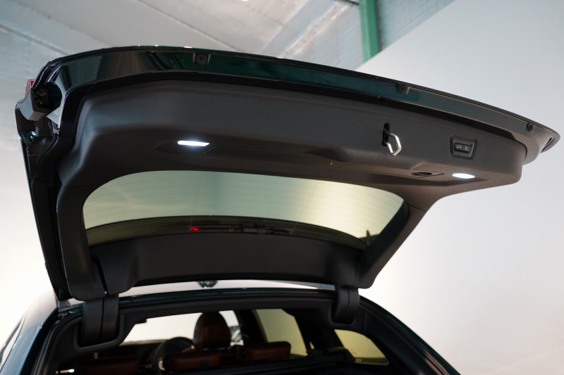 アルピナ B3 Touring GT Allrad 1オーナー アルピナグリーン メリノレザー 電動パノラマルーフ セーフティPKG 中古車 中古車