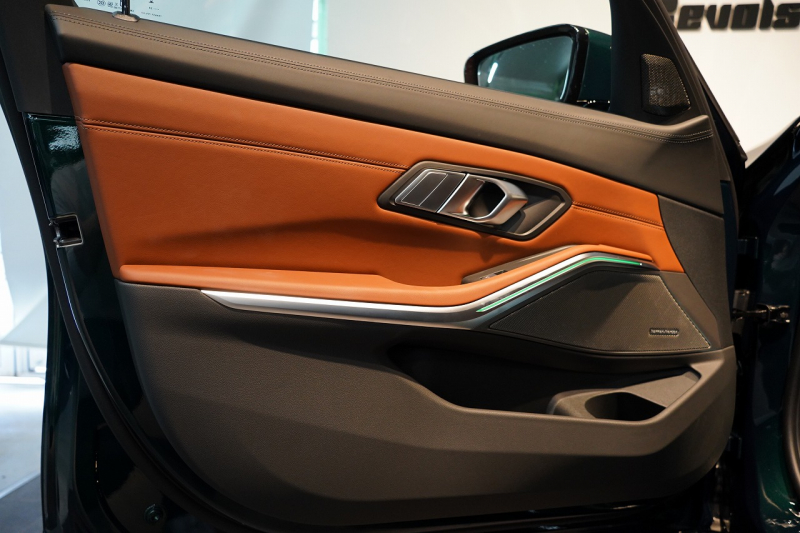 アルピナ B3 Touring GT Allrad 1オーナー アルピナグリーン メリノレザー 電動パノラマルーフ セーフティPKG 中古車 中古車